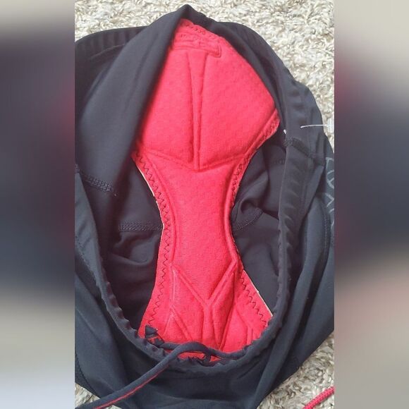 TYR Padded Compression Black Shorts - Picture 3 of 4